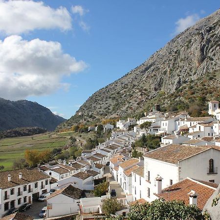 Apartamentos Buganvilla Villaluenga Del Rosario Luaran gambar