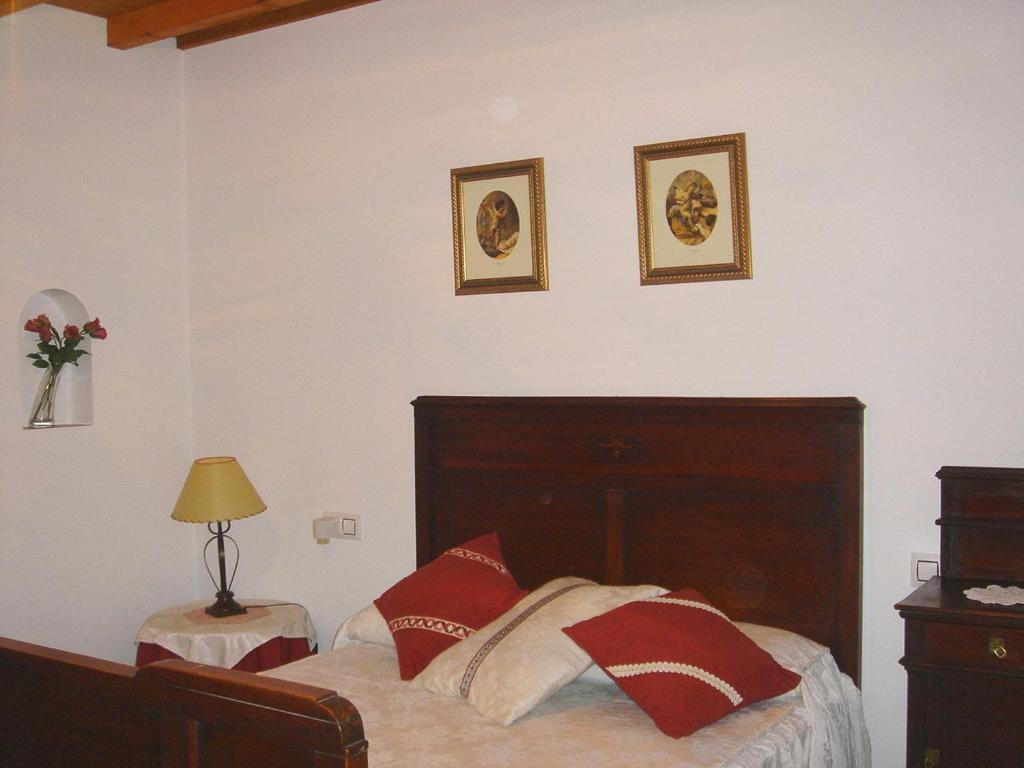 Apartamentos Buganvilla Villaluenga Del Rosario Bilik gambar