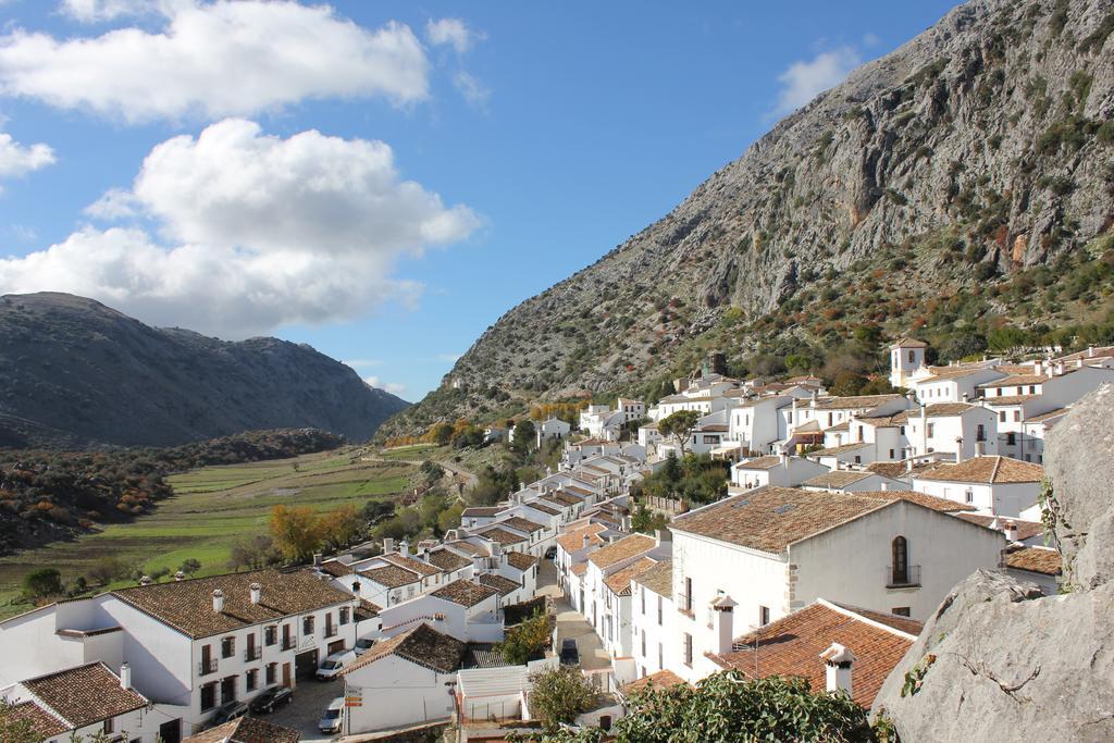 Apartamentos Buganvilla Villaluenga Del Rosario Luaran gambar